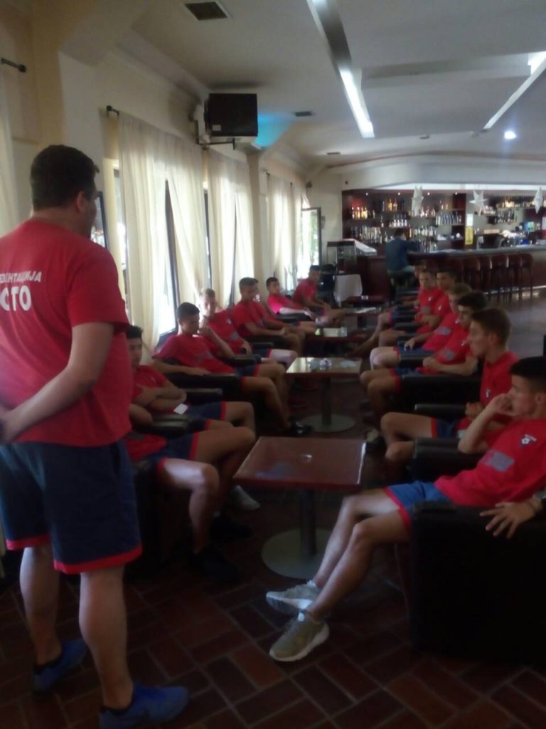 SASTANAK PRED UTAKMICU-HOTEL JUNIOR