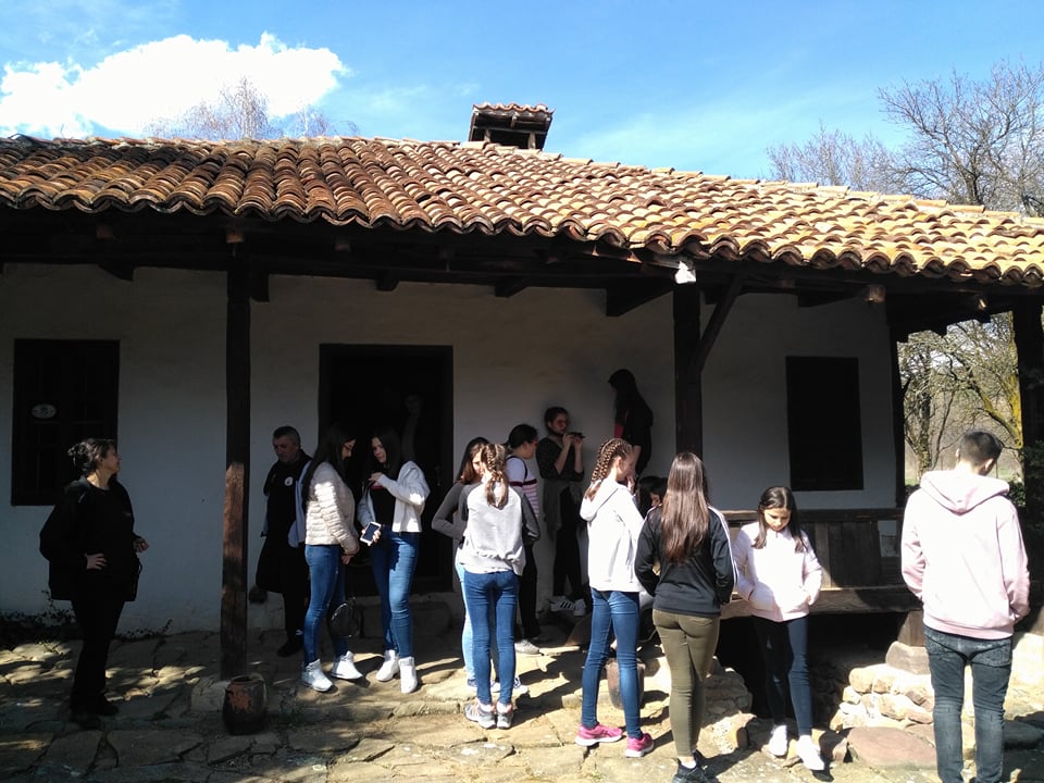 30121115_1785789131484746_193805335_n