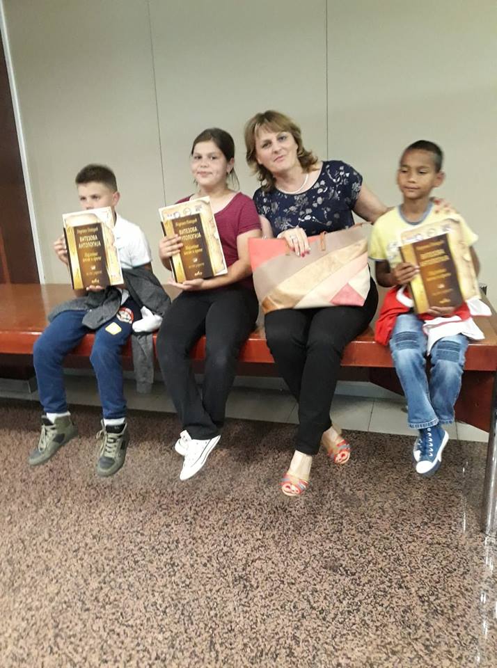 32944441_589741428063672_3006823449067782144_n