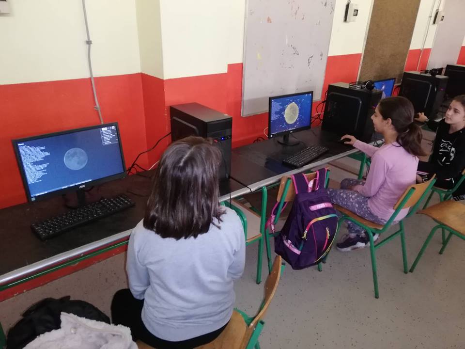 43851510_331539327606584_1285876976078290944_n