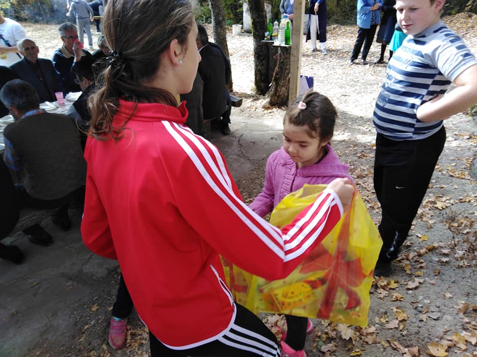 44098175_10214829705248707_3115824603734212608_n