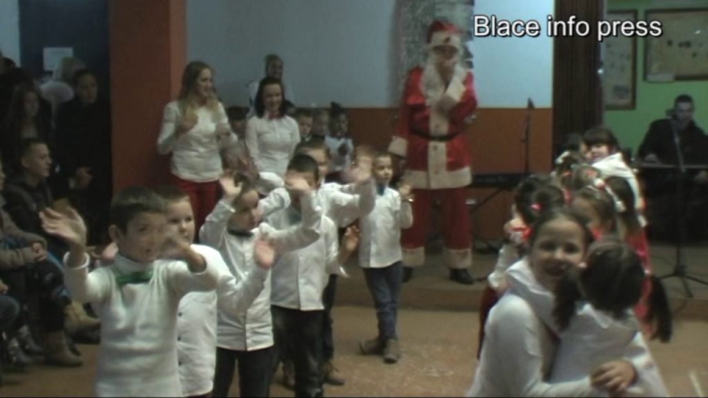 Novogodišnja priredba u OŠ„Stojan Novaković” u Blacu