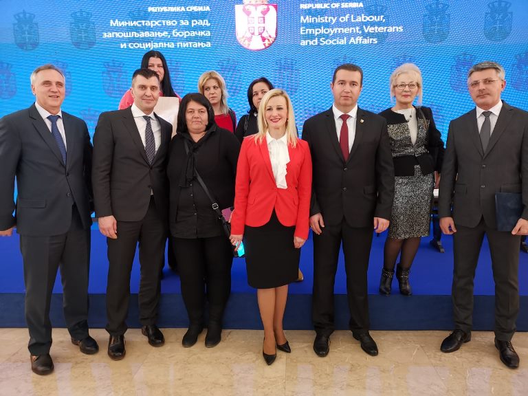 IMG-34dac4838516784ba74936a6f2684d2c-V