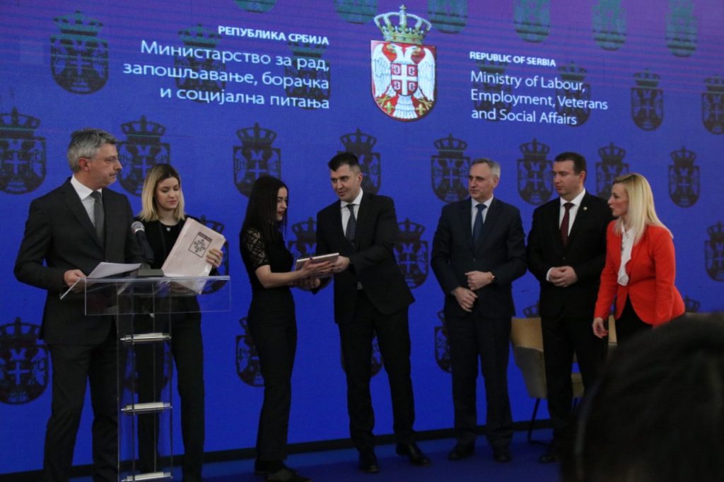 IMG-83d202f80090440f2010e438033e6dfa-V