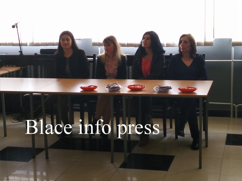 Vesna Miljaković - pomoćnik direktora i učiteljice budućih prvaka: Mirjana Todorović, Dobrila Bradić i Gorica Ubavić