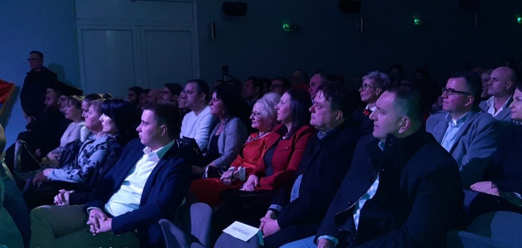 IMG-bc7ebca004687ffb0e8d212570632cbd-V[1]