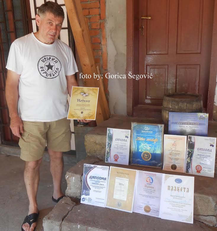 Dragi-Ivanovic-sa-diplomamam