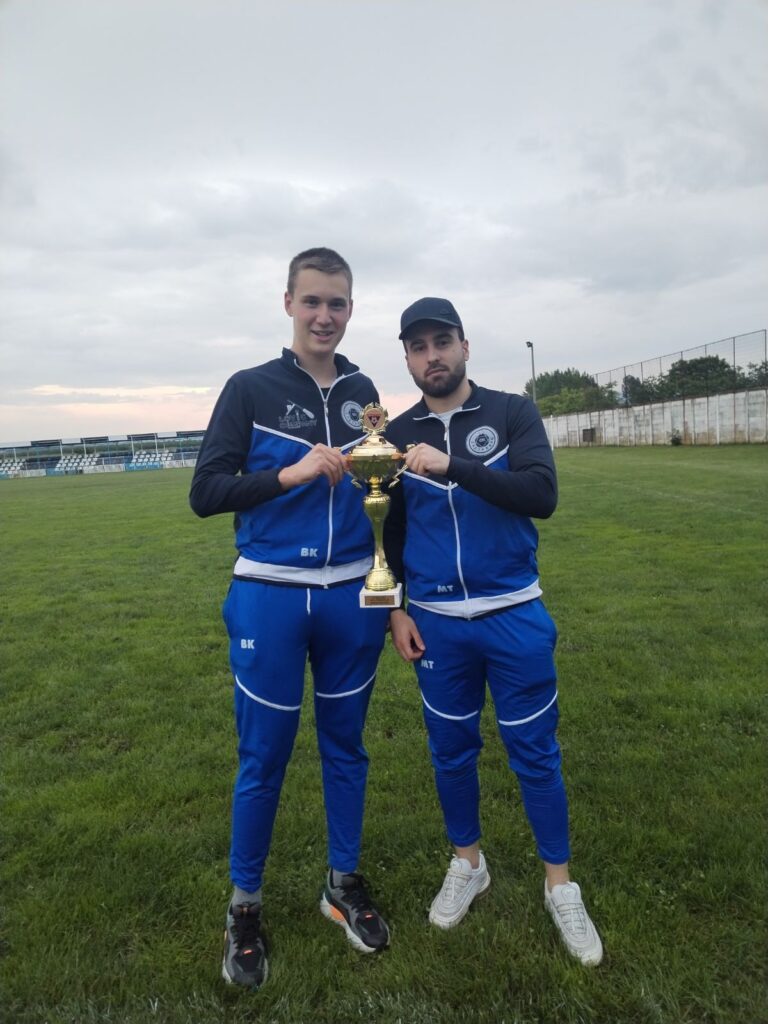 IMG-42b5e52797424c65f2cff456ae704fe9-V