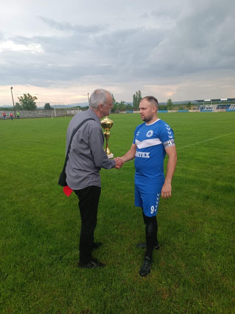 IMG-50ecc47f2de19cf8a4f43e3cc3f542b2-V