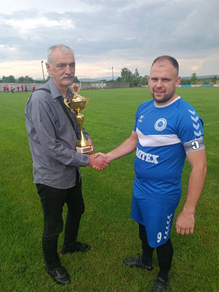 IMG-b18370c9e19bf225ad81f50dac8eb282-V