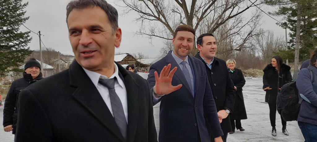 b278e143-0a80-4332-b417-81516aee14f6