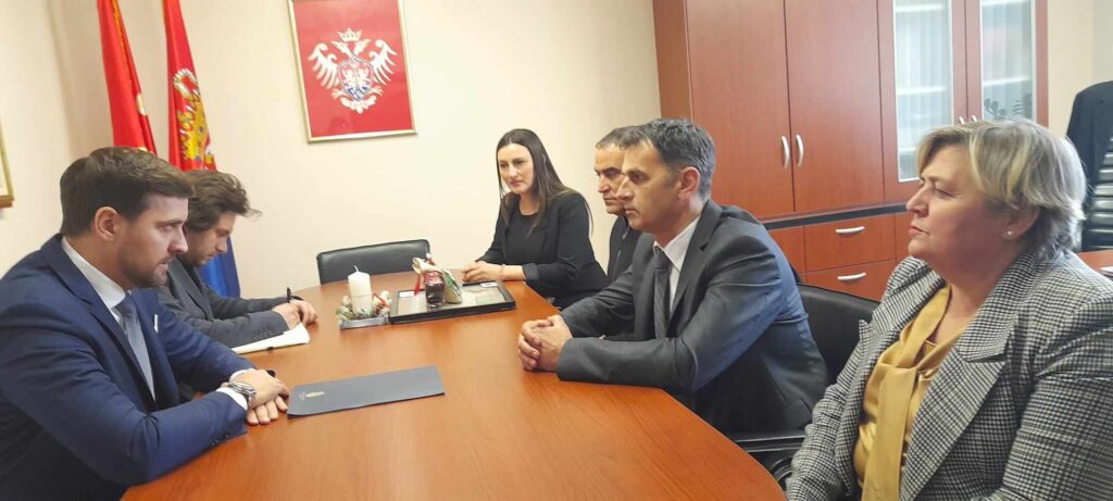 bc50dc54-b63d-406e-b1b9-943f0346d40e