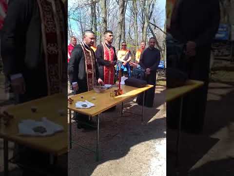 U prisustvu velikog broja vernika osveštana crkvica Sv.Arhangel Gavrilo zadužbina moto kluba ATV i Enduro Jastrebac Blace