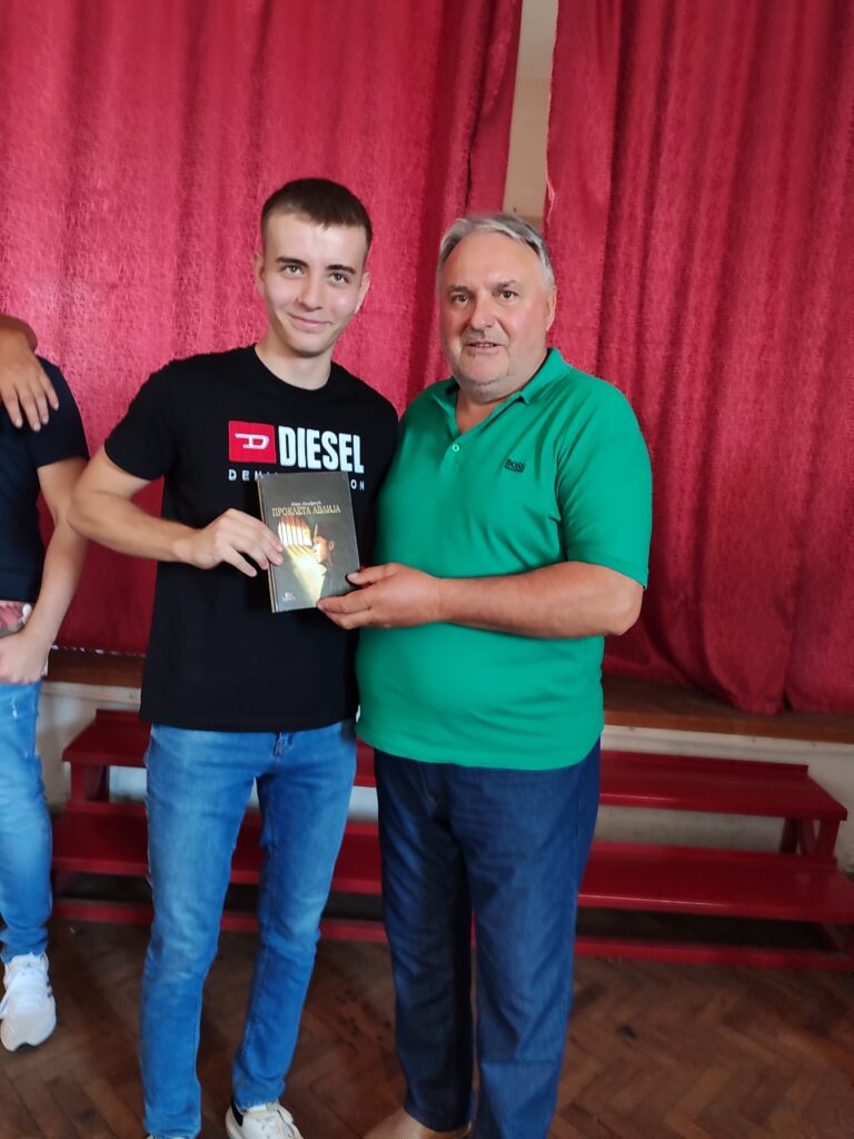 IMG-7f5eca7c6ec2167af93c638734462c92-V