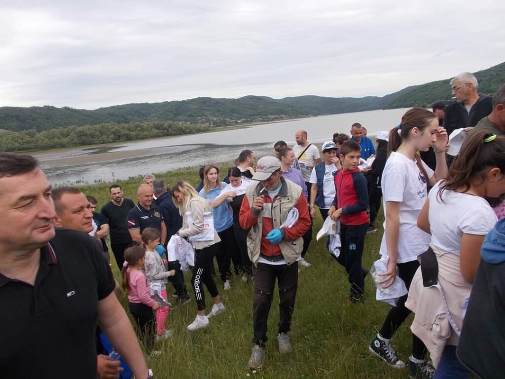 IMG-e08cd9bdb35f32695566482ebe99f57b-V