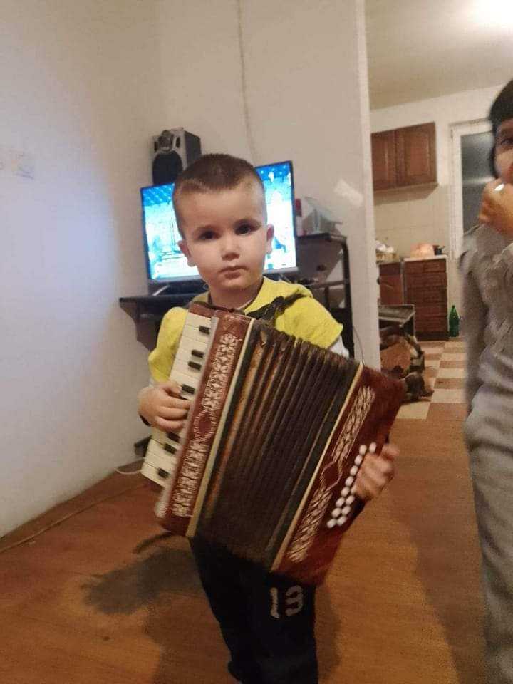 a95cee9e-d880-4b79-99b2-1d8543b96c42