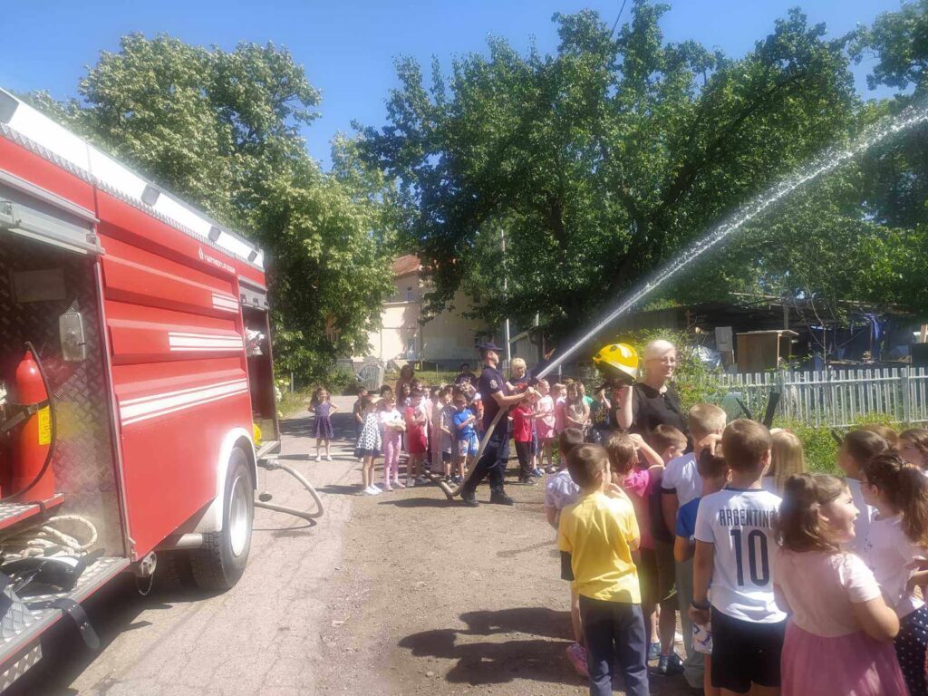 e7d16ad2-f8c1-409e-a8bc-3cc9f2c681dc