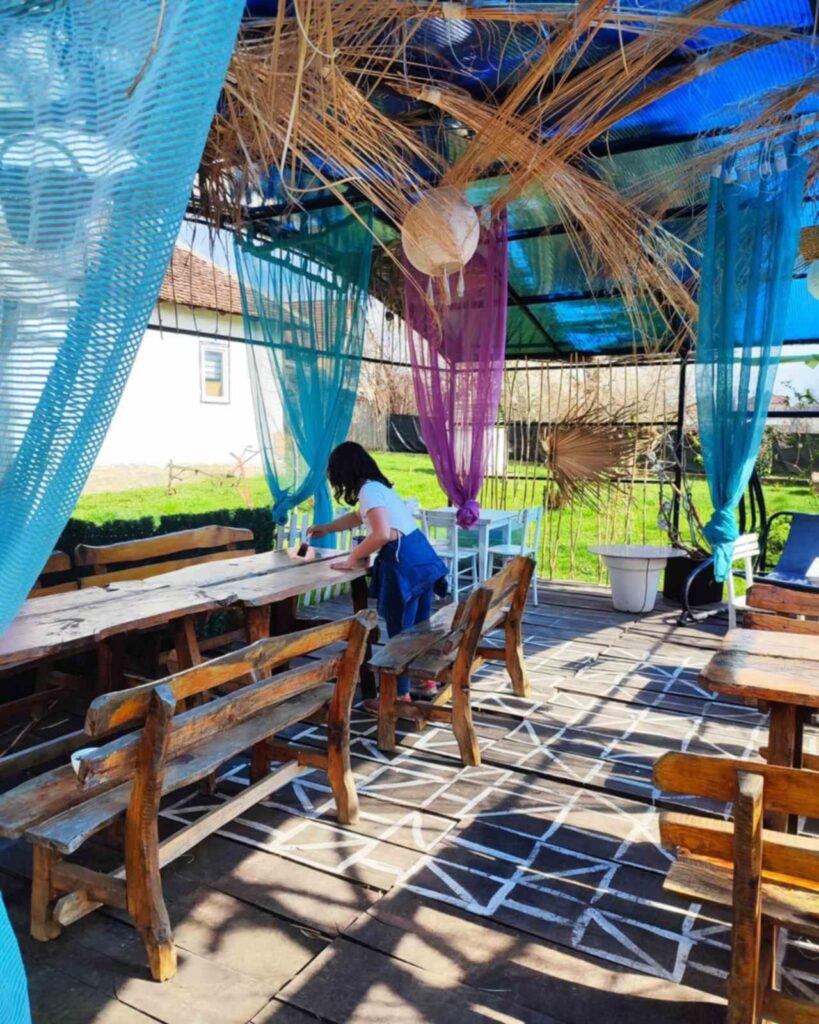 cf2b8196-85f6-4afe-8133-52ff75ae2132