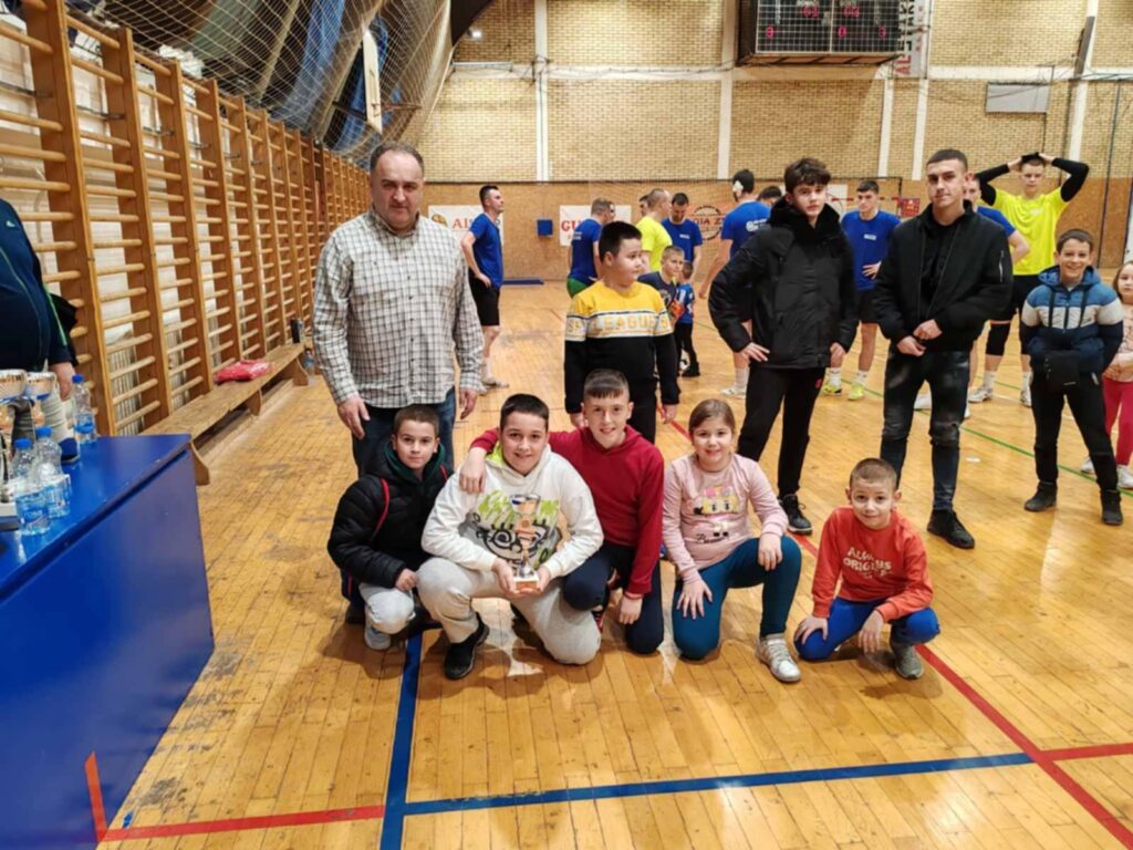 01eb215b-a621-4685-ae3c-1937eaadac27