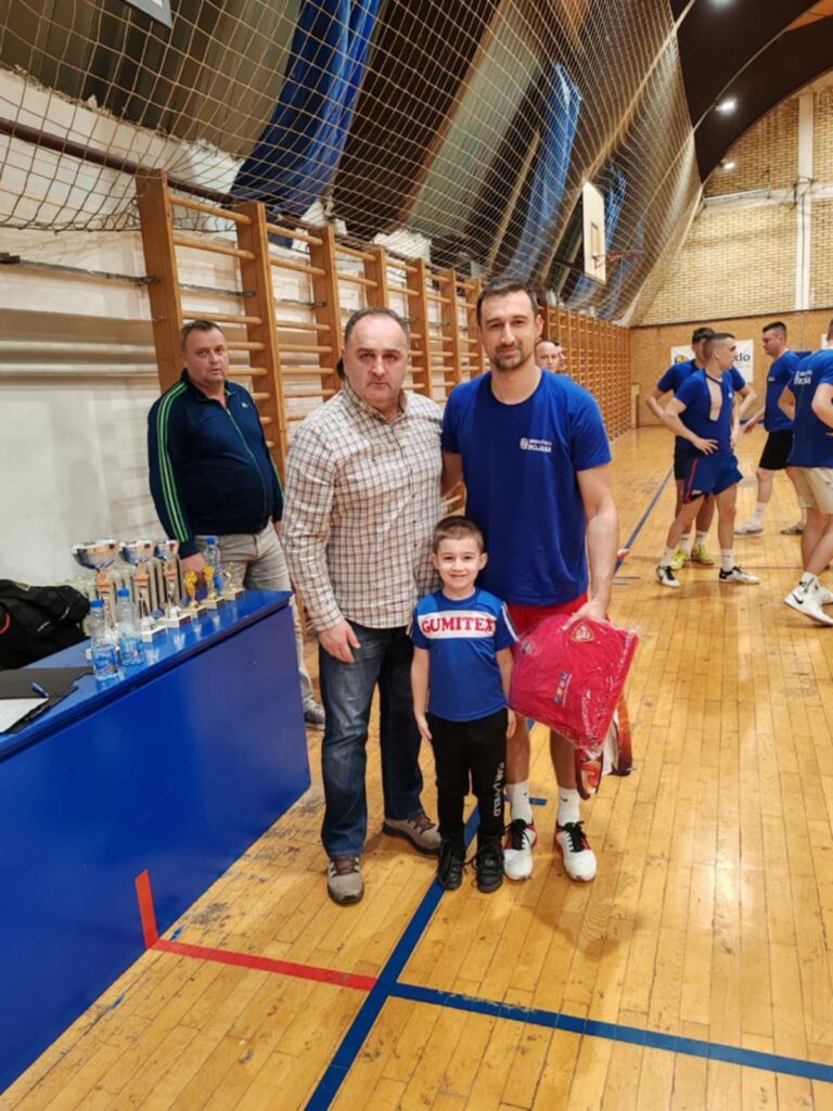 20932ef0-406d-44bf-95a6-c584ec542138