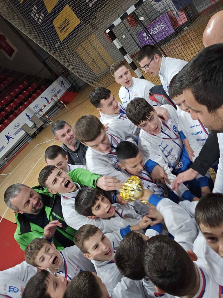 474887666_586957260885752_7955931794475568838_n