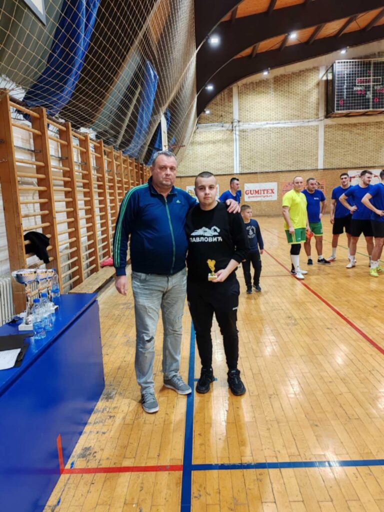 8fb0aff6-7f01-4021-9b0f-931b6cbbd255