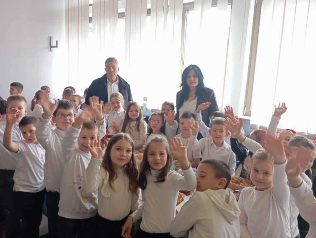 21fc5fdf-e402-4f0c-a06a-750b60c9c79b