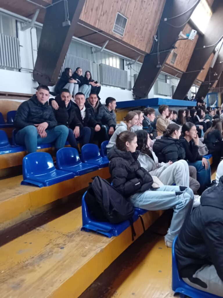 38c9ff94-d324-4ece-bab7-e57d5da0c39e