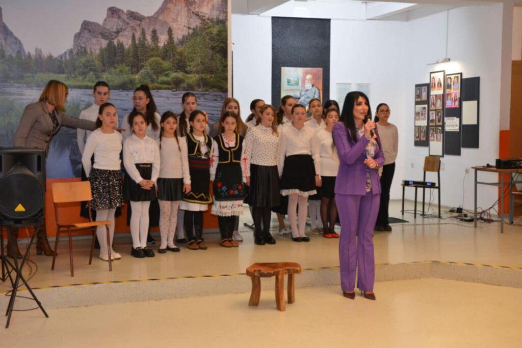 766b692e-d04f-43a7-a40f-3e6885e489db