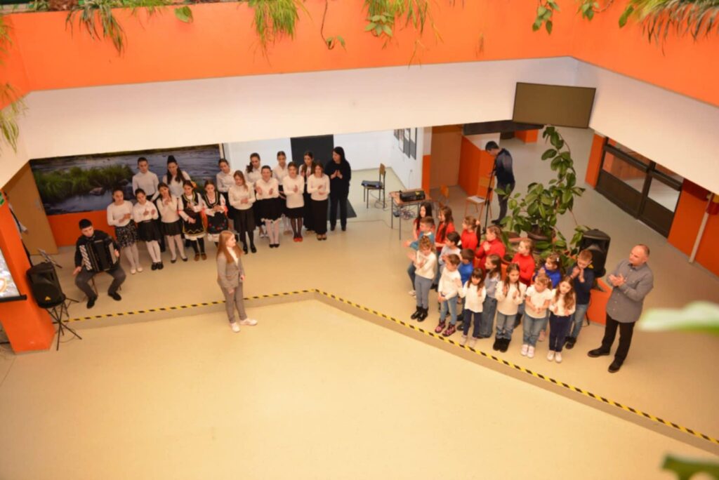 cddceb6b-4afb-48b3-aded-2ea5e638b318