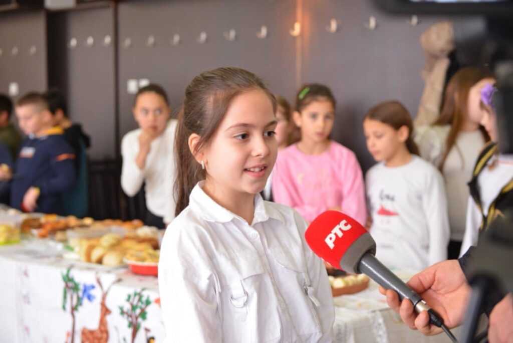 d90eb7b5-b281-47cc-8ff6-356d3869ad1c