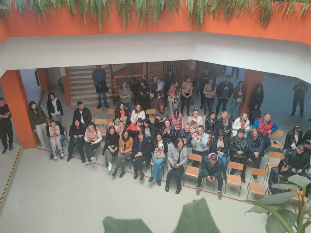 17ddb741-2bf1-4922-b074-1c22249c96bc