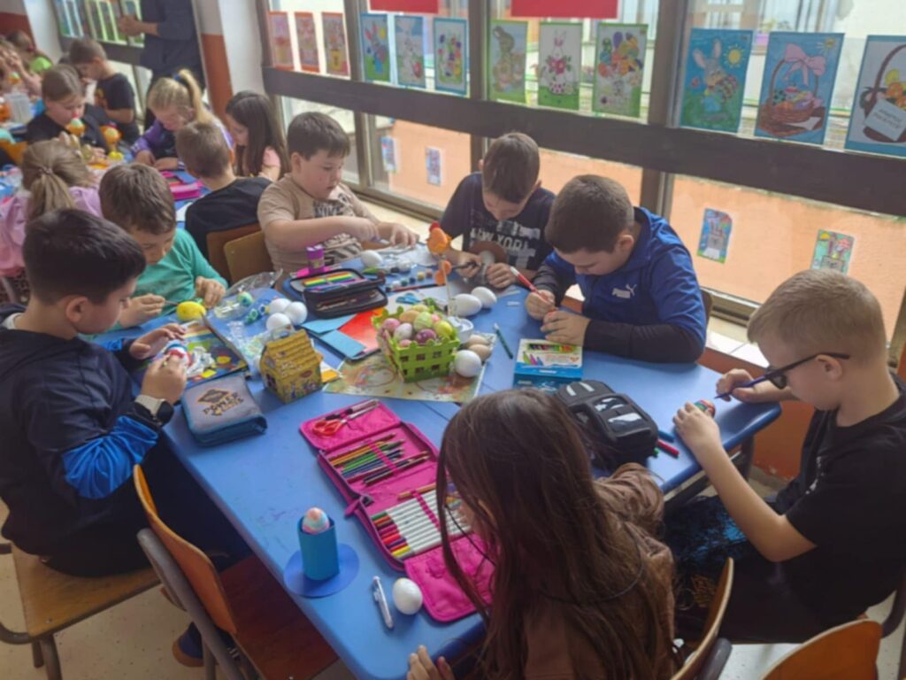 32979008-d477-4135-9b44-aff143632716