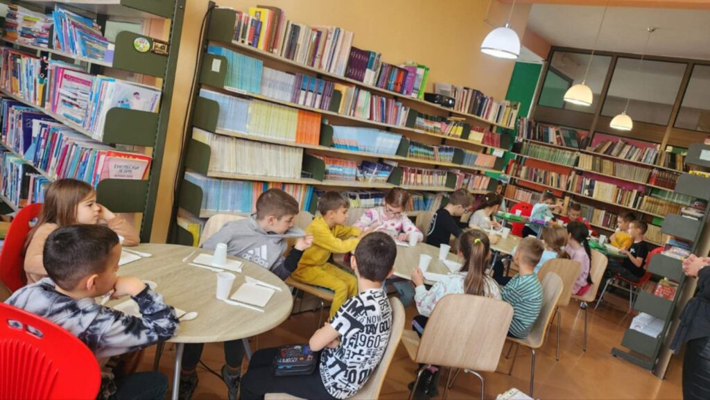 8767360e-3501-41c6-9a65-abfff941addc