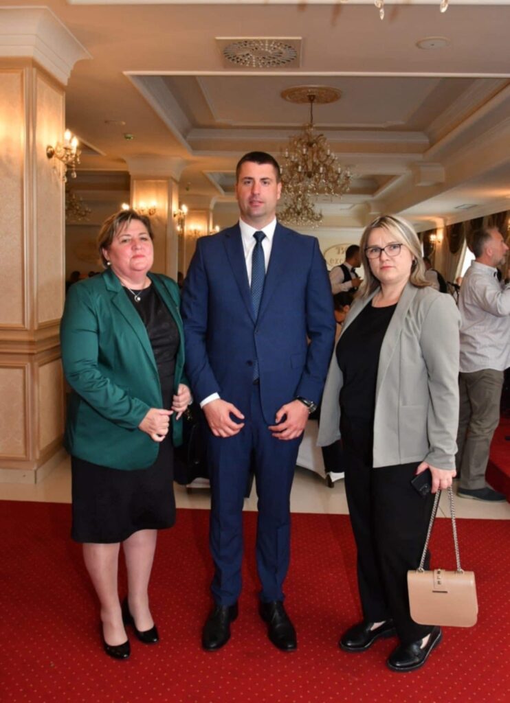 9055d35a-fd11-49d1-aa31-c196e0068f77