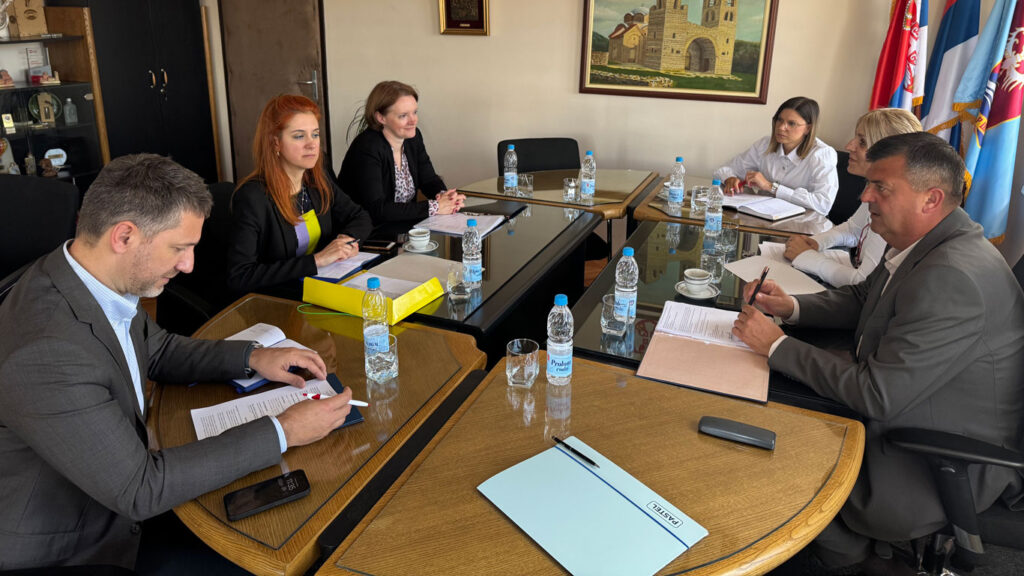 Predstavnici-ministarstva-gradjevinarstva-u-poseti-Kursumliji-ilu-03