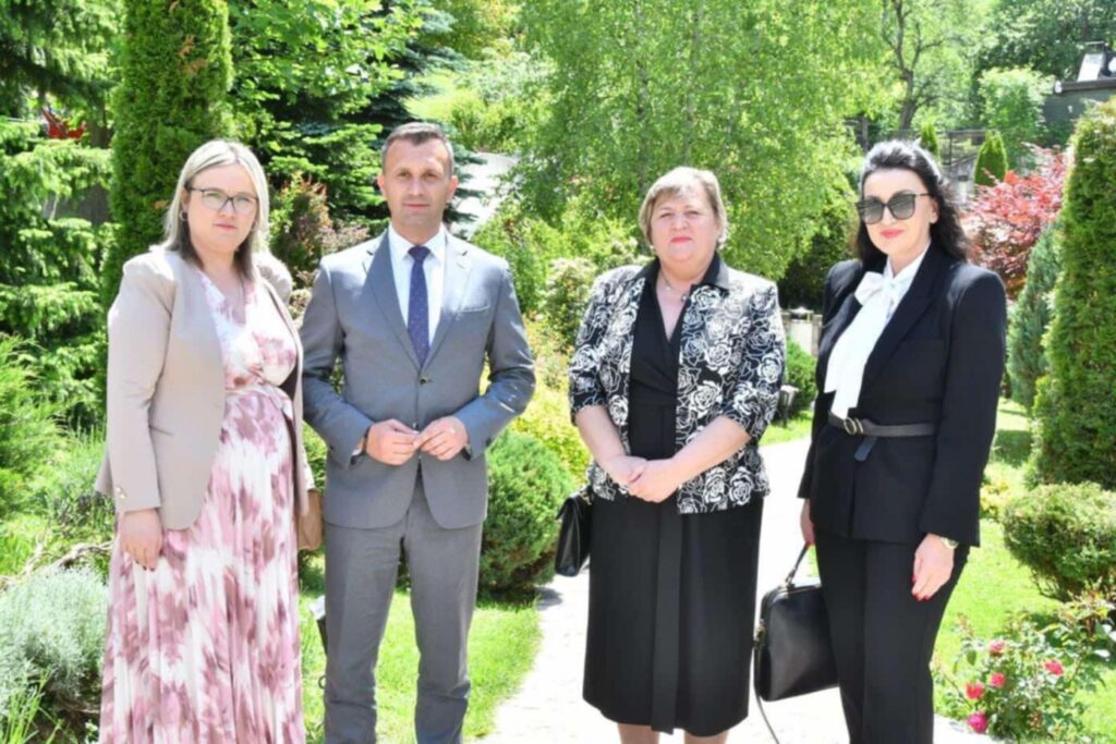 d2daba0b-a36d-4717-9d7e-f856351df4cc