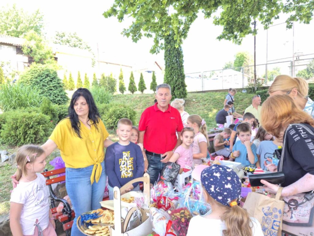 64b67d84-e5c7-4e26-8459-61141594c18b