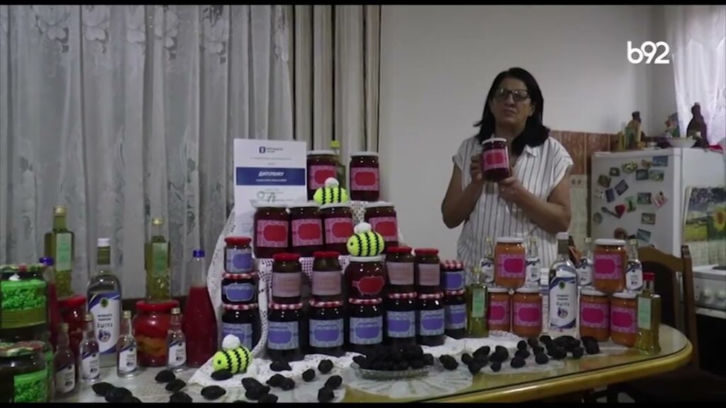 Video B92 – Biljana Vujčić iz sela Gornja Jošanica kod Blaca – po starim receptima proizvodi zimnice koje osvajaju prestižne nagrade