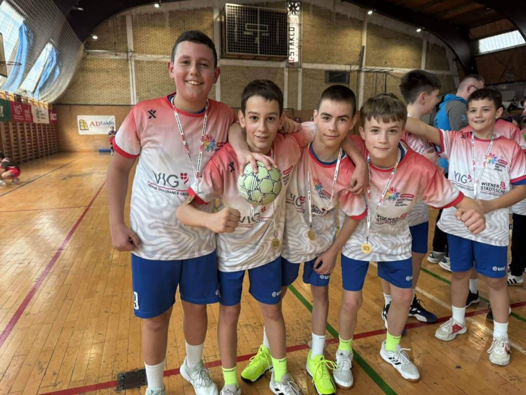 651005507_912836108297864_2450518097920078622_n