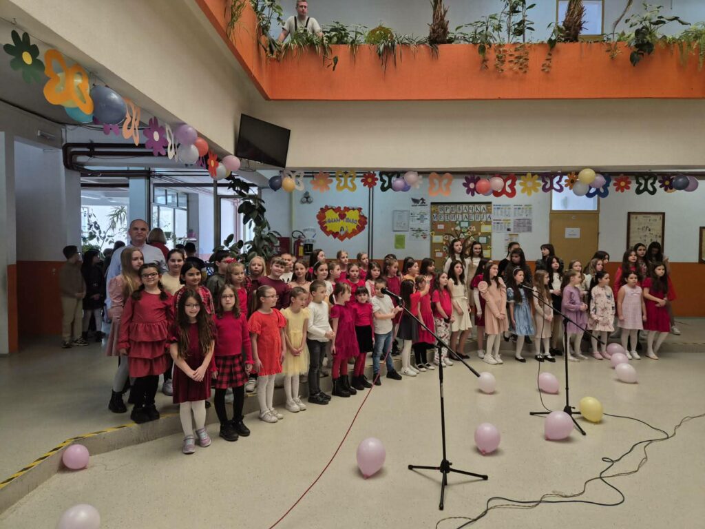 bda4a33f-3f80-429c-b6a9-3d4decafaa9c